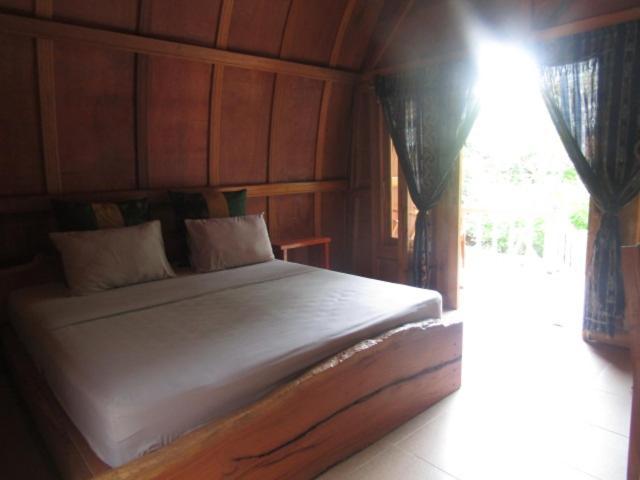 Bale Jukung Bed and Breakfast Tanjung  Exteriör bild